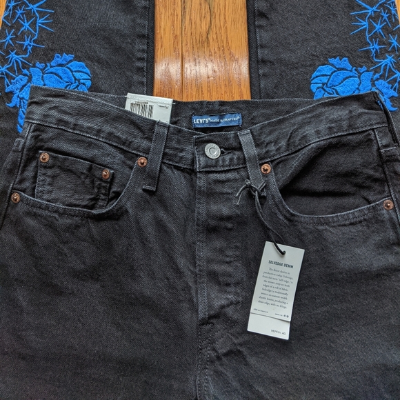 NWT Levi's Embroidered 501 Skinny Jeans - Picture 2 of 8